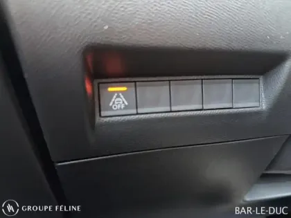 Photo 12 Peugeot 208  e- 136ch GT