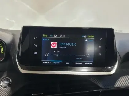 Photo 13 Peugeot 208  e- 136ch Style