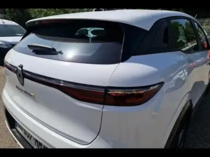 Photo 7 Renault Megane  E-Tech Electric EV60 220ch Equilibre super charge