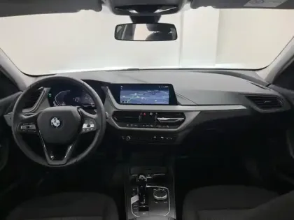 Photo 7 BMW Serie 1 Série 1 118iA 136ch Business Design DKG7