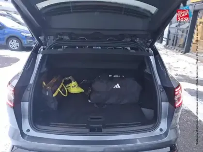 Photo 28 Renault Austral  1.2 E-Tech full hybrid 200ch Techno esprit Alpine - 24