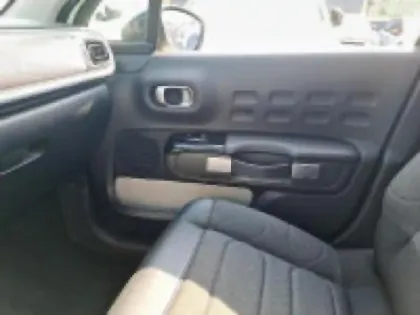 Photo 8 Citroën C3  1.2 PureTech 110ch S&S Shine 120-123g