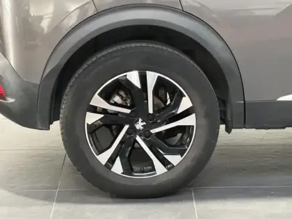 Photo 10 Peugeot 2008  1.2 PureTech 130ch S&S Allure EAT8