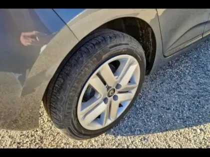 Photo 12 Renault Clio  1.5 dCi 100ch Evolution - 25