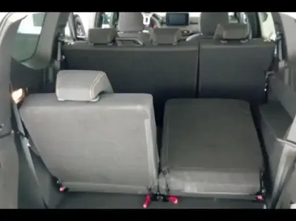 Photo 6 Dacia Jogger  1.6 hybrid 140ch Extreme 7 places -24