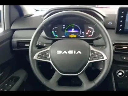 Photo 11 Dacia Jogger  1.6 hybrid 140ch Extreme 7 places -24