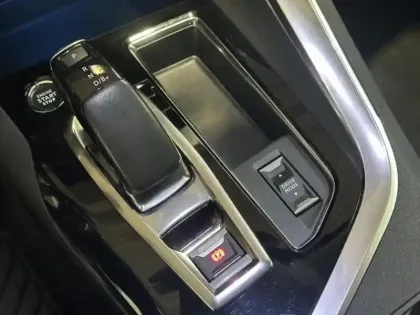 Photo 14 Peugeot 3008  HYBRID 225ch Allure Pack e-EAT8