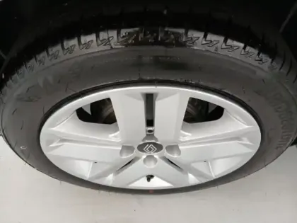 Photo 9 Renault Clio  1.5 Blue dCi 100ch Evolution - 24