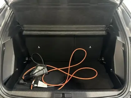 Photo 5 Peugeot 2008 Gén. II Ph1 NG GT 5