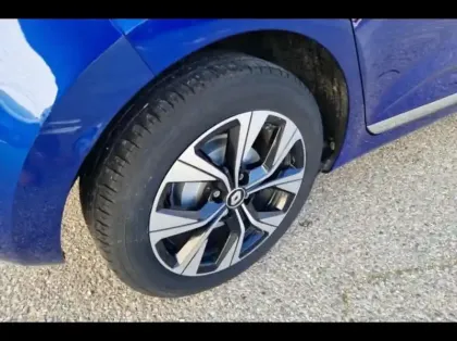 Photo 12 Renault Clio  1.6 E-Tech hybride 140ch Limited -21N