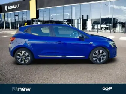 Photo 6 Renault Clio  1.6 E-Tech hybride 140ch Limited -21N