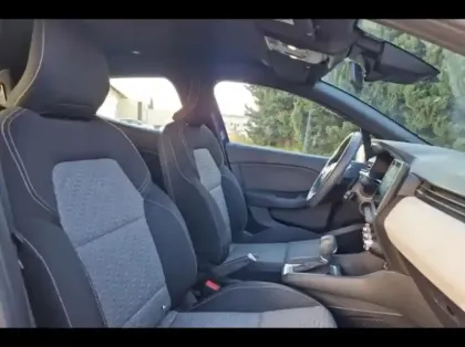 Photo 9 Renault Clio  1.6 E-Tech hybride 140ch Limited -21N