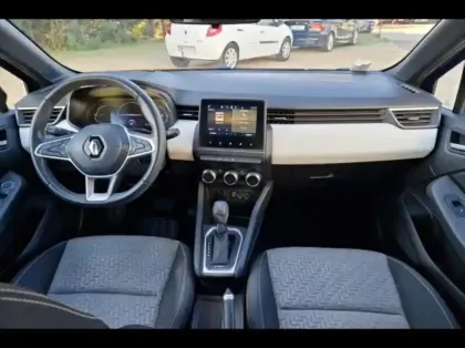 Photo 8 Renault Clio  1.6 E-Tech hybride 140ch Limited -21N