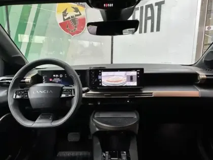 Photo 12 Lancia Ypsilon  1.2 Ibrida 100ch LX eDCT6