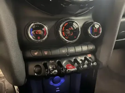 Photo 11 Mini Mini  5 Portes Cooper 136ch Edition Premium BVA7