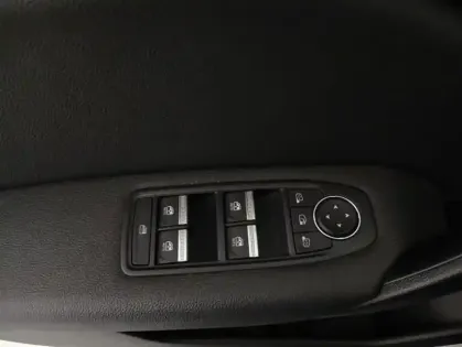 Photo 19 Renault Captur E-Tech 145 - 21 Intens