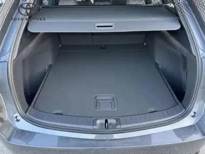 Photo 8 Toyota Corolla Hybride 1.8L 140h Design TS 140 CH D