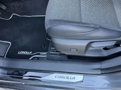 Photo 12 Toyota Corolla Hybride 1.8L 140h Design TS 140 CH D