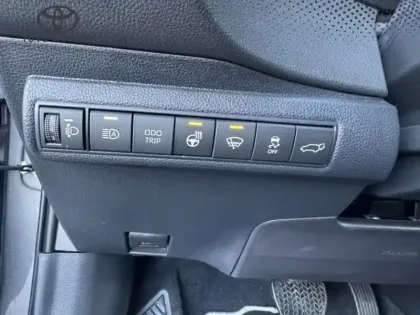 Photo 13 Toyota Corolla Hybride 1.8L 140h Design TS 140 CH D