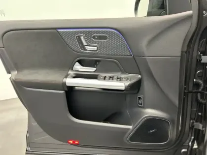 Photo 8 Mercedes GLA 200 d AMG Line