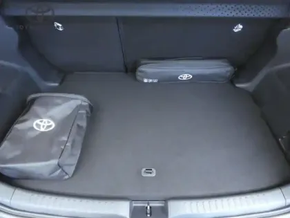 Photo 9 Toyota Yaris Gén. IV Ph1 NG Collection 5