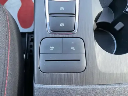 Photo 16 Ford Kuga 2.5 Duratec 190ch FHEV E85 ST-Line BVA