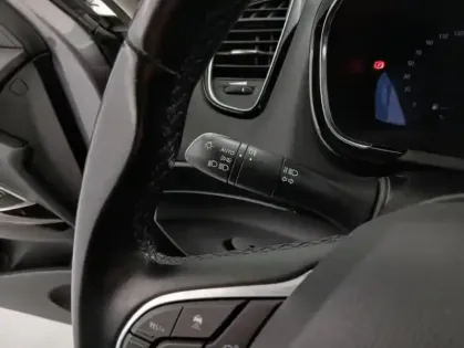 Photo 24 Renault Espace V Blue dCi 160 EDC Intens