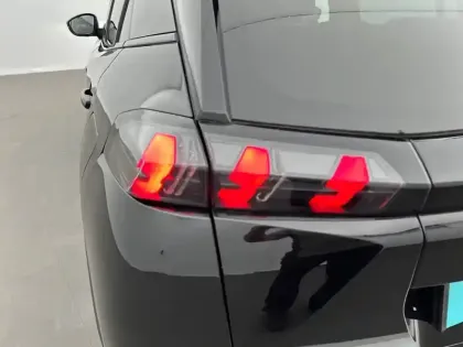 Photo 47 Peugeot 2008  PureTech 130 S&S EAT8