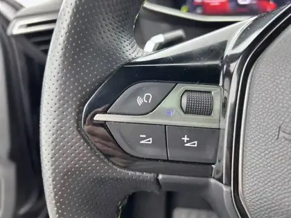 Photo 56 Peugeot 2008  PureTech 130 S&S EAT8