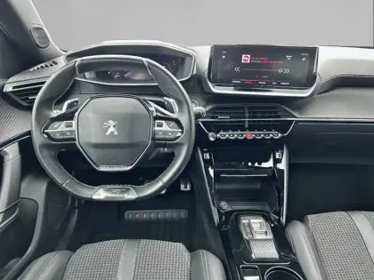 Photo 38 Peugeot 2008  PureTech 130 S&S EAT8