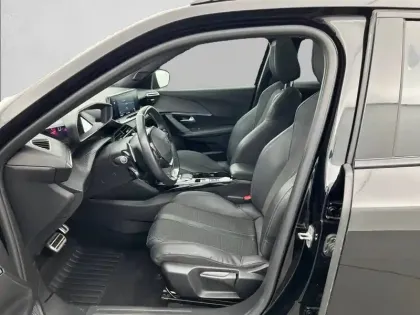 Photo 41 Peugeot 2008  PureTech 130 S&S EAT8