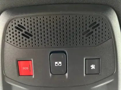 Photo 85 Peugeot 2008  PureTech 130 S&S EAT8