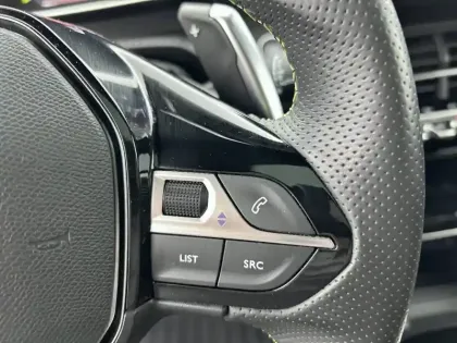 Photo 87 Peugeot 2008  PureTech 130 S&S EAT8