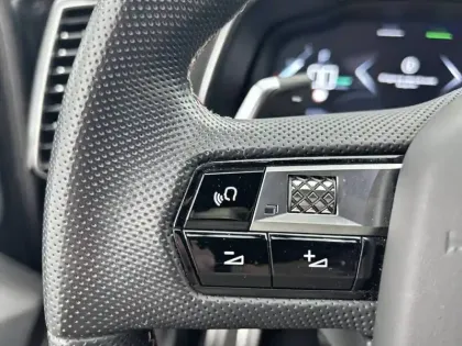 Photo 18 DS DS 7 DS7 Crossback Hybride E-Tense 225 EAT8