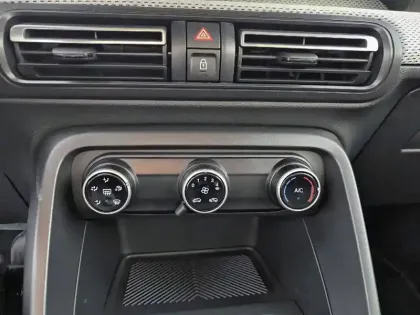 Photo 14 Citroën C3  Turbo 100 ch BVM6