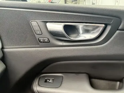 Photo 19 Volvo Xc60  T6 AWD Hybride rechargeable 253 ch+145 ch Geartronic 8