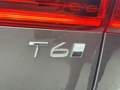 Photo 8 Volvo Xc60  T6 AWD Hybride rechargeable 253 ch+145 ch Geartronic 8