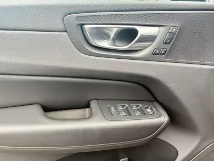 Photo 17 Volvo Xc60  T6 AWD Hybride rechargeable 253 ch+145 ch Geartronic 8