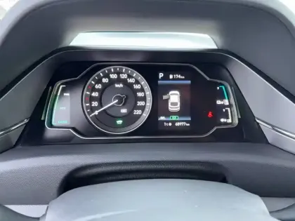 Photo 22 Hyundai Ioniq  Plug-in 141 ch