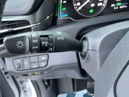 Photo 19 Hyundai Ioniq  Plug-in 141 ch