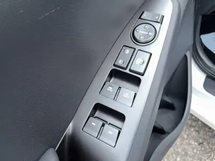 Photo 13 Hyundai Ioniq  Plug-in 141 ch