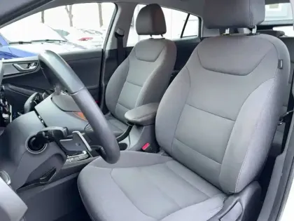 Photo 7 Hyundai Ioniq  Plug-in 141 ch