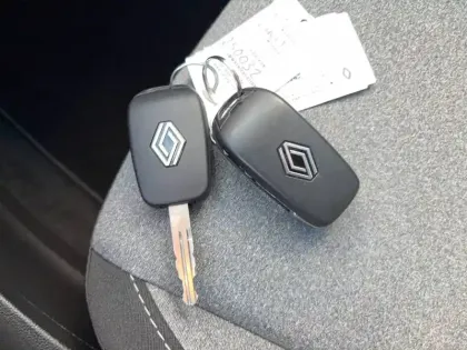 Photo 20 Renault Clio  E-Tech full hybrid 145 ch GSR2