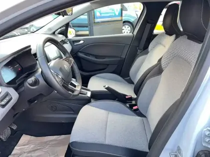 Photo 13 Renault Clio  E-Tech full hybrid 145 ch GSR2