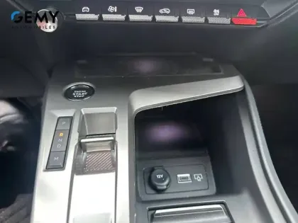 Photo 30 Peugeot 308  PureTech 130ch S&S EAT8