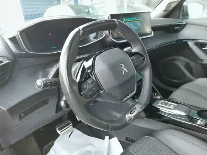 Photo 8 Peugeot 2008  Electrique 136 ch