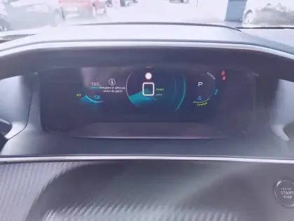 Photo 29 Peugeot 2008 Gén. II Ph1 NG GT 5