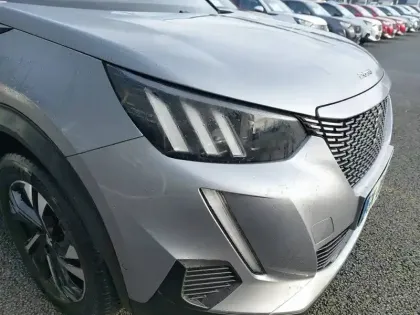Photo 55 Peugeot 2008  Electrique 136 ch