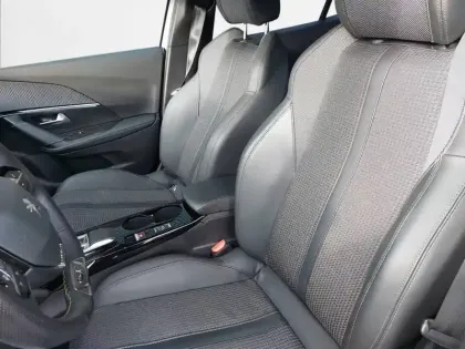 Photo 30 Peugeot 2008 Gén. II Ph1 NG GT 5