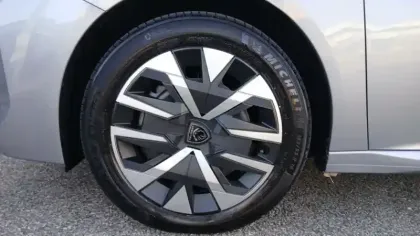 Photo 11 Peugeot 208  PureTech 100 S&S BVM6